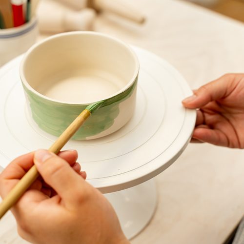 Técnicas de esmaltagem para lembrancinhas de aniversário personalizadas